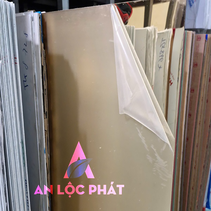 Mica gương vàng