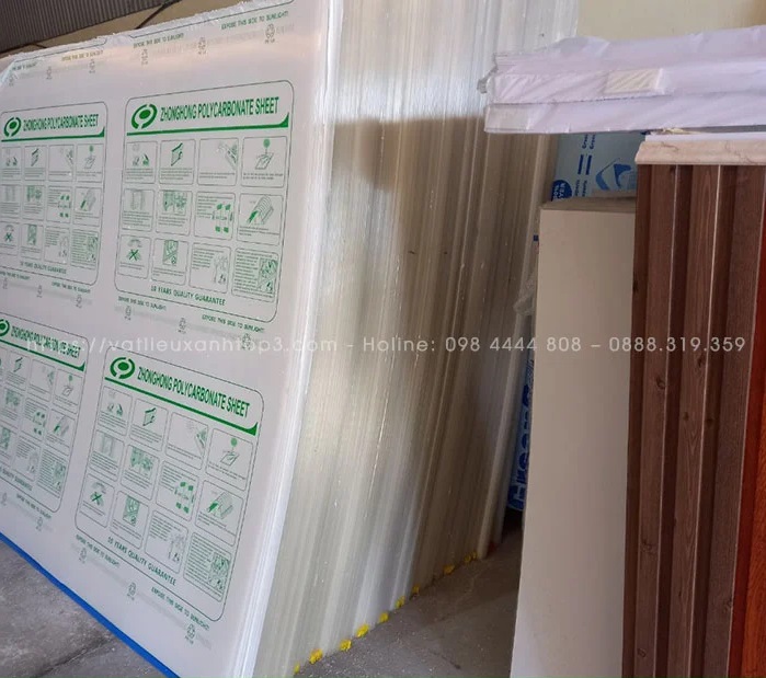 Poly màu trắng sữa