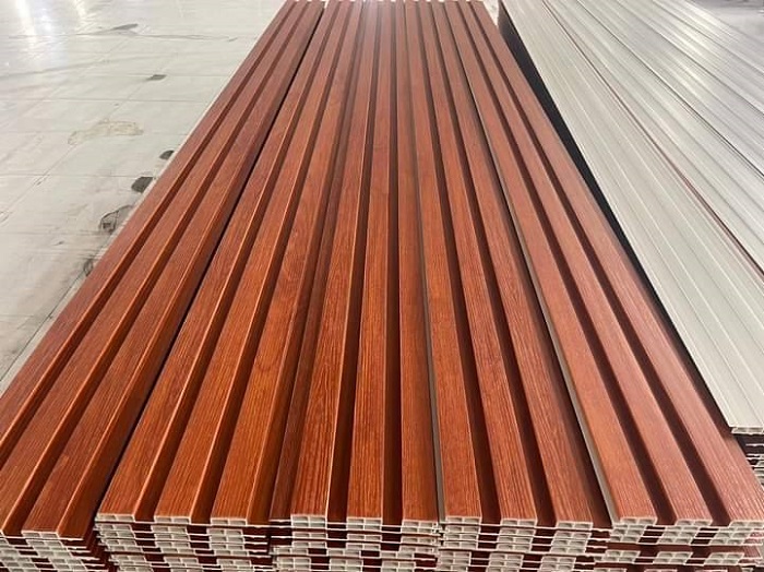 Lam nhựa giả gỗ có kích thước lớn, độ bền bỉ cao, màu sắc tự nhiên như vân gỗ thật