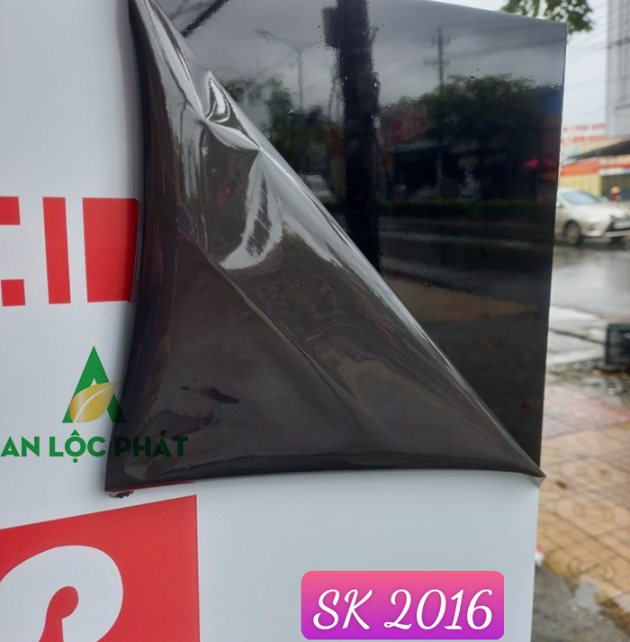 ALu SK màu đen bóng thực tế tại đại lý An Lộc Phát