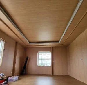 Tấm Nano vân gỗ dạng phẳng ốp tường, trần phòng ngủ